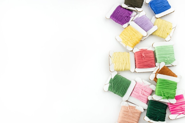 Set ace și fire pentru broderie